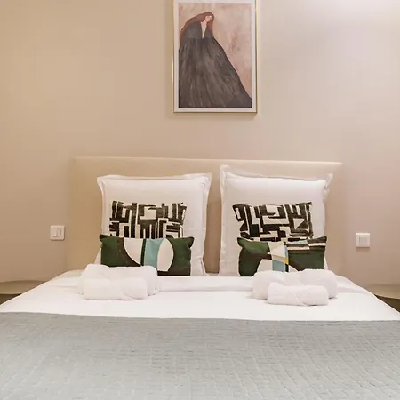 Appartamento Large 4-room Air-conditioned With Patio In *